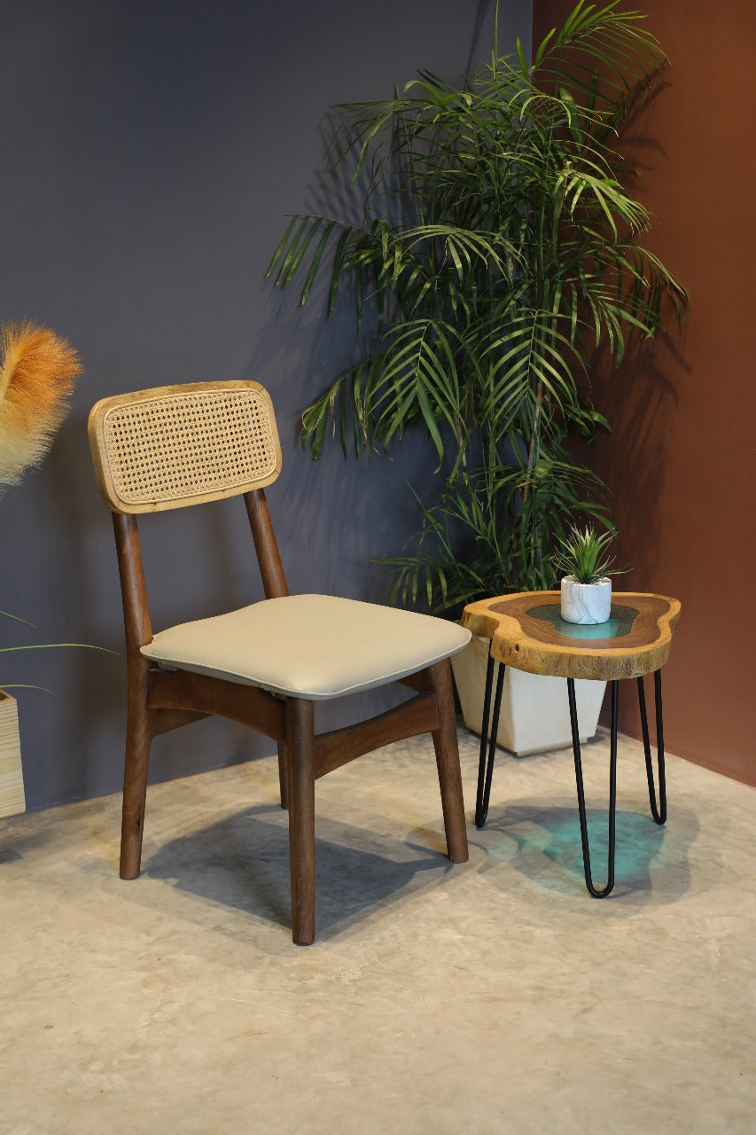 Artēmish Caning Chair – Textured Elegance – Stylish Comfort – 47.5 x 55 x 87.5 cm